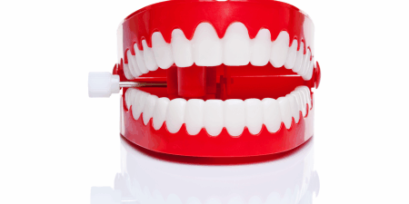 benefits-of-the-product <strong>Something's wrong here</strong> … How can you tell real benefits from fake ones? <em><a href="https://www.shutterstock.com/es/image-photo/pair-joke-wind-chattering-teeth-on-42552637" rel="noopener noreferrer" target="_blank">Image by RTimages</a></em>