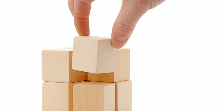 how-to-structure-a-blog-post <strong>Step by step</strong> Rethink your story with the feature-style story format. <a href="https://www.shutterstock.com/es/image-photo/hand-establishes-wooden-cube-isolated-on-94902802" rel="noopener" target="_blank"><em>Image by Galushko Sergei</em></a>