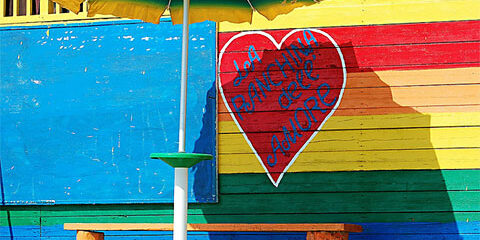 make-a-scene Paint a picture Description brings your story to life and takes your readers to the scene.