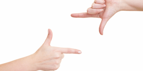 <strong>Take these 3 keys to e-zine success</strong> 1) Focus. 2) Focus. 3) Focus. <a href="https://www.shutterstock.com/es/image-photo/two-hands-holding-fingers-like-frame-44233081" rel="noopener noreferrer" target="_blank"><em>Image by Robert Kneschke</em></a>